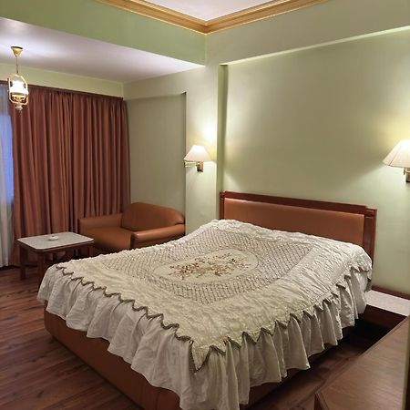 Hotel Nahar Nilgiris Ooty Kültér fotó