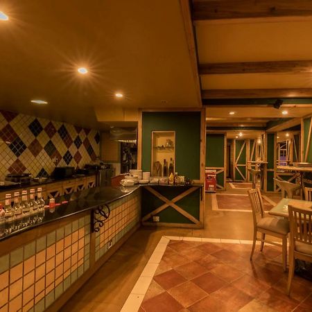 Hotel Nahar Nilgiris Ooty Kültér fotó