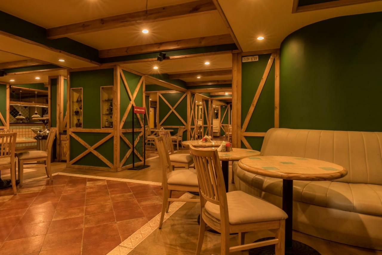 Hotel Nahar Nilgiris Ooty Kültér fotó